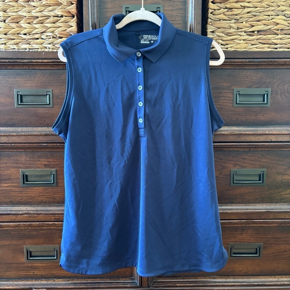NikeGolf tour Performance Dri-fit sleeveless polo blouse in size XL